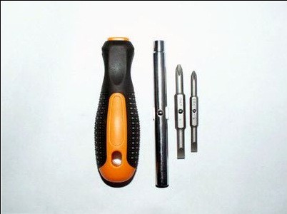 Plastic and rubber handle,is suitable for your hand.