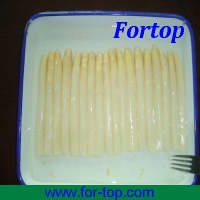 Canned white asparagus in brine