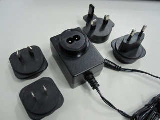 Power Adapter with replaceable plug 12W-15W