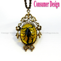 1.Consumer design black scorpion necklace