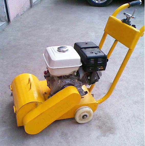Road surface cleaning machine