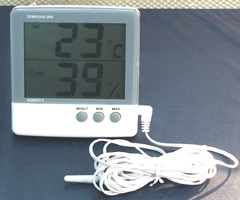 Large display in-out  hgro-thermometer