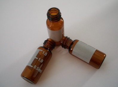 8-425,2ml amber screw autosampler vial with septas and caps