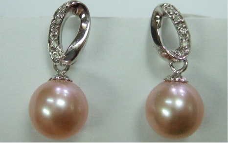 Elegant 14K Cultural Pearl with diamond Earring