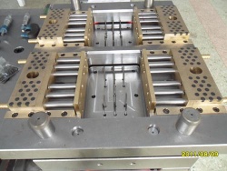 Inline Emitter Mould with Semi Hot Runner
