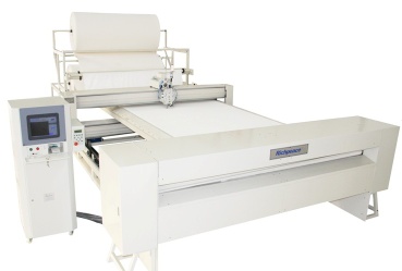 Computerized automatic single head quilting machine