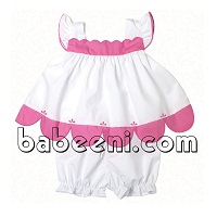 Adorable flower scallop bloomer for little princess