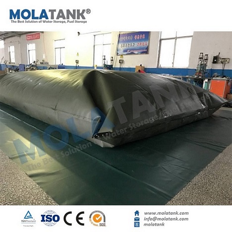 The pillow shape water storage tanks use for storage, transportation, irrigation, pool solution, etc.