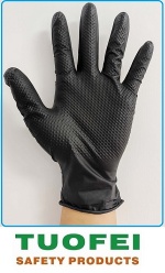 Disposable nitrile gloves with diamond texture