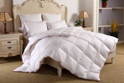 90% White Goose Down  Comforter