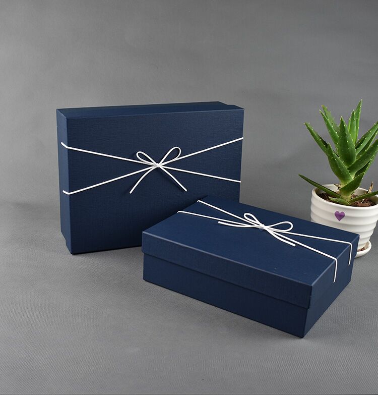 Delicate Customized Gift Box at Competitive Price