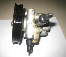 Power Steering Pump for Mitsubishi L200 Pickup MR374897