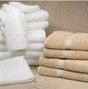 Bleached white hotel bath towel TW10106