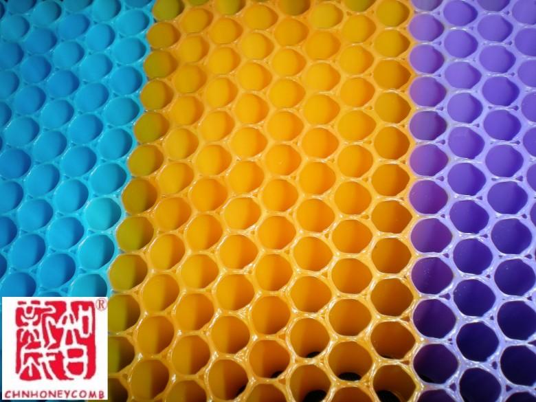 colorful pc honeycomb core for decorative material - http://www.honeycombcn.com