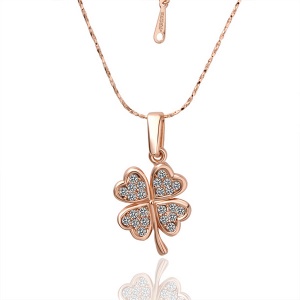 Golden Alloy Crystal Four Leaf Clover Necklace For Girlfriend Christmas Gift Titanium