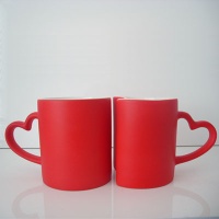 Red color changing mug