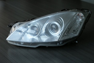Auto Headlights for Mercedes Benz with Angel eyes