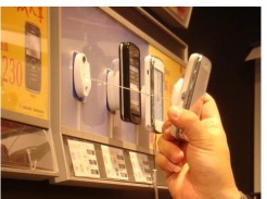 Retractable Device for Cellular Phone Retail Display - 002