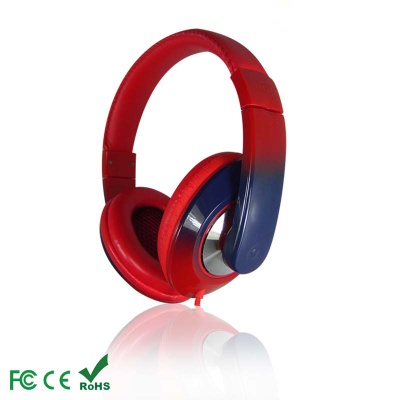 Wired colour headphones with logo