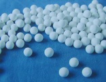 Activated alumina desiccant with high quality