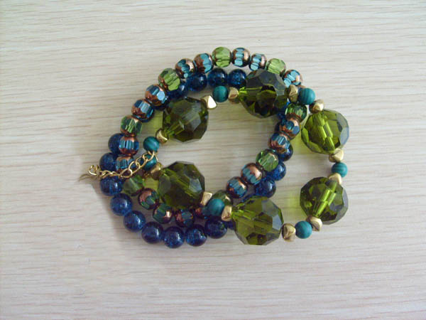 Bracelet is made of glass bead,CCB,acrylic bead.